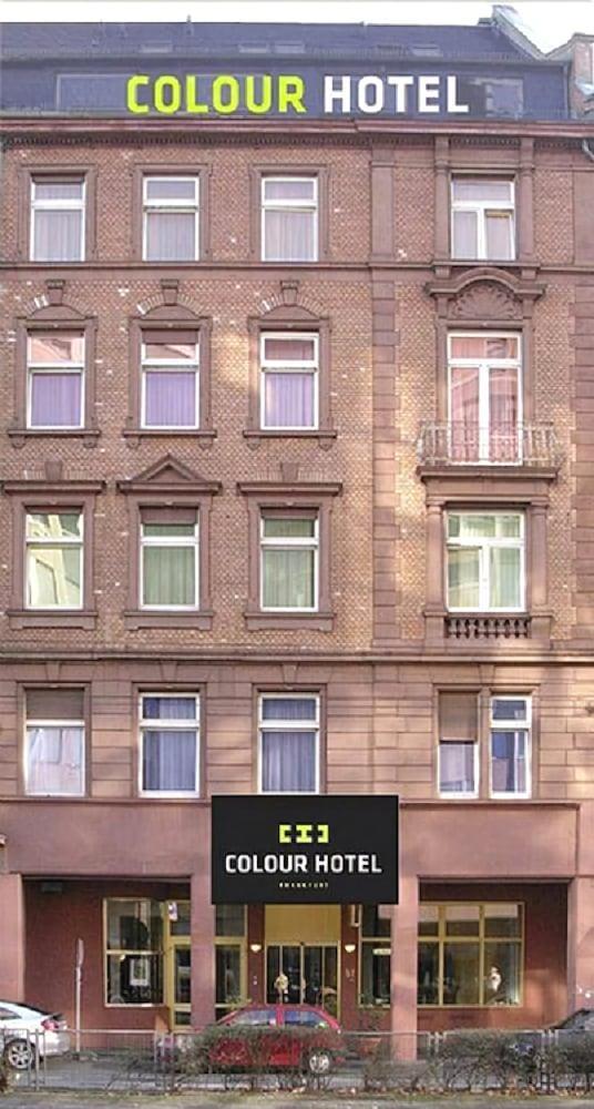 Hotel Colour 3*