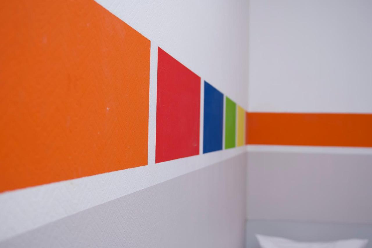 Hotel Colour
